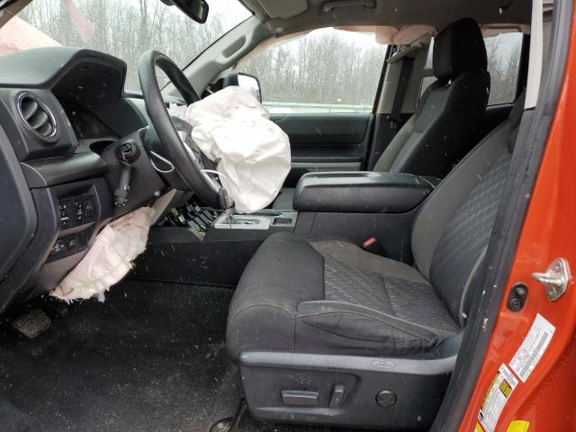 5TFUY5F18JX726902 - 2018 TOYOTA TUNDRA DOUBLE CAB SR/SR5 ORANGE photo 7