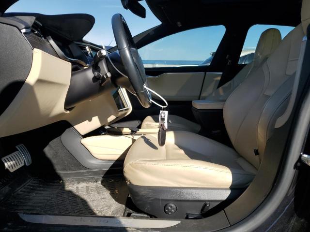 5YJSA1E42GF131997 - 2016 TESLA MODEL S ნაცრისფერი ფოტო 7