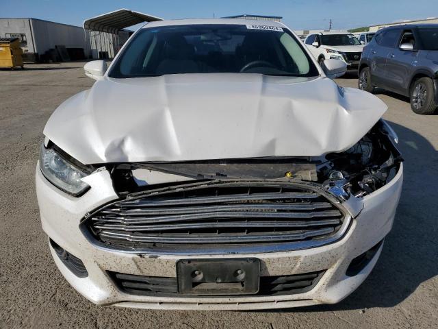 3FA6P0H73FR184162 - 2015 FORD FUSION SE WHITE photo 5