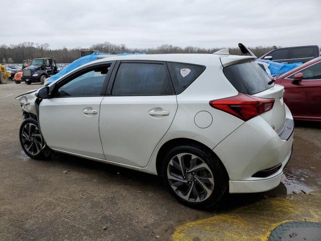 JTNKARJE1JJ560461 - 2018 TOYOTA COROLLA IM WHITE photo 2