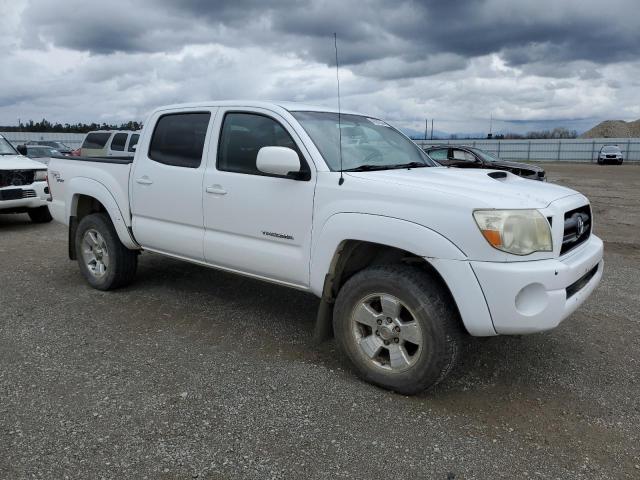 5TELU42N38Z499180 - 2008 TOYOTA TACOMA DOUBLE CAB WHITE photo 4