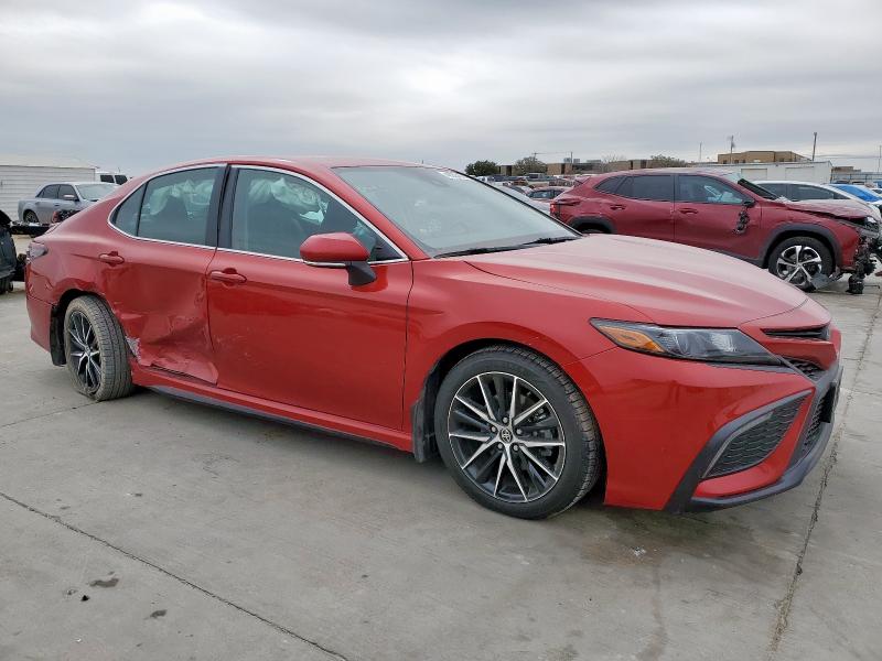 4T1G11AK0PU172352 - 2023 TOYOTA CAMRY SE NIGHT SHADE RED photo 4