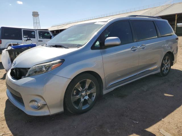 5TDXK3DC6GS748113 - 2016 TOYOTA SIENNA SE SILVER photo 1