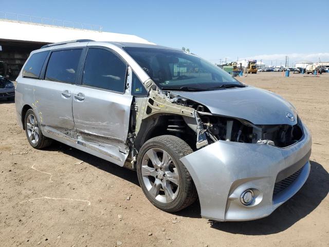 5TDXK3DC6GS748113 - 2016 TOYOTA SIENNA SE SILVER photo 4