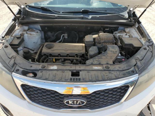 5XYKT3A12BG163674 - 2011 KIA SORENTO BASE WHITE photo 11