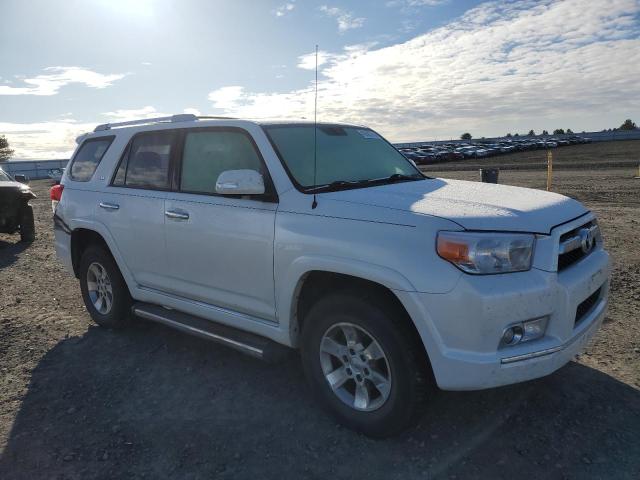 JTEBU5JR9A5029455 - 2010 TOYOTA 4RUNNER SR5 WHITE photo 4