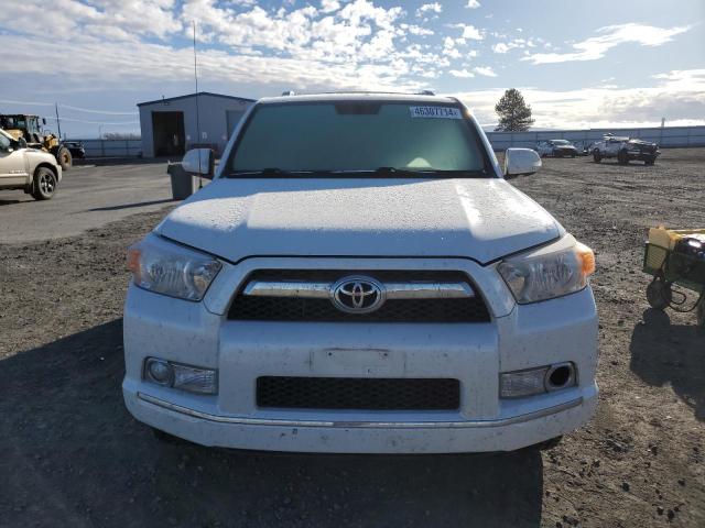 JTEBU5JR9A5029455 - 2010 TOYOTA 4RUNNER SR5 WHITE photo 5