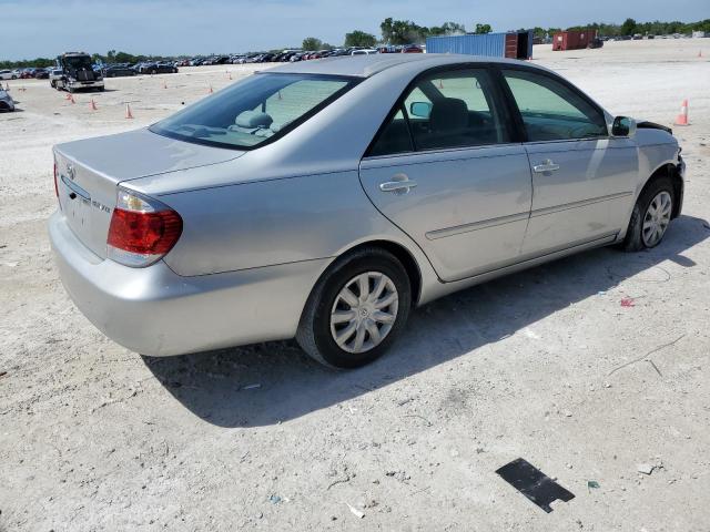 4T1BE32K25U510923 - 2005 TOYOTA CAMRY LE SILVER photo 3