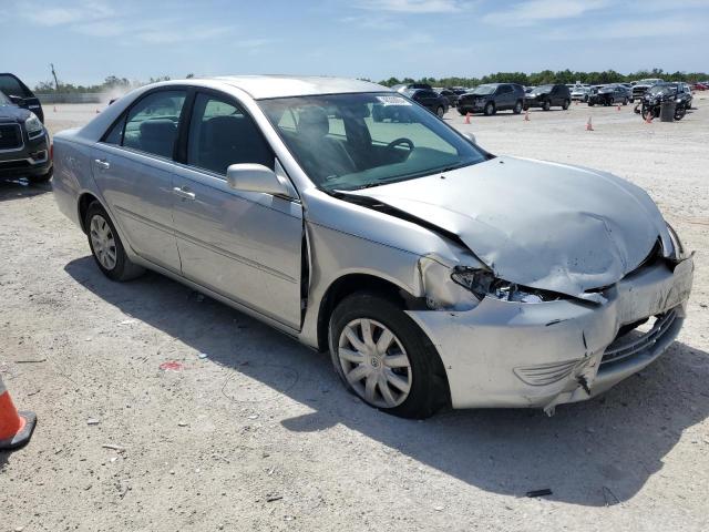 4T1BE32K25U510923 - 2005 TOYOTA CAMRY LE SILVER photo 4