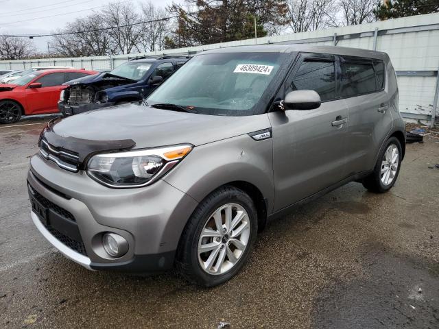 KNDJP3A50J7513236 - 2018 KIA SOUL + GRAY photo 1