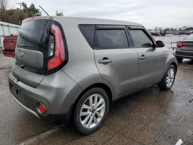 KNDJP3A50J7513236 - 2018 KIA SOUL + GRAY photo 3