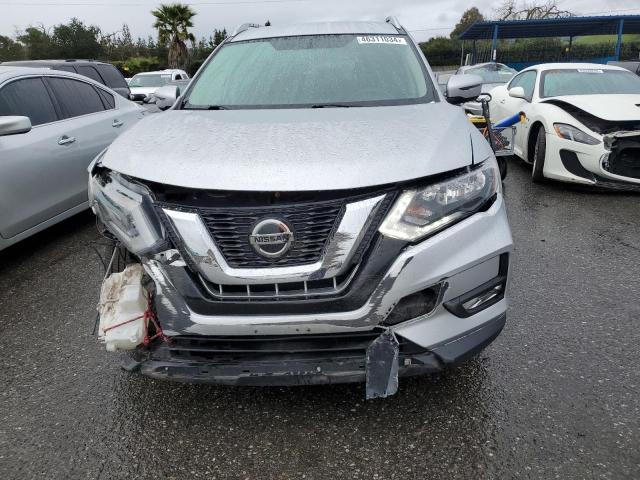 KNMAT2MT5JP594167 - 2018 NISSAN ROGUE S SILVER photo 5