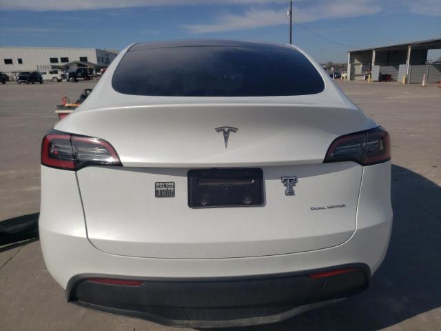 7SAYGDEE2PA125975 - 2023 TESLA MODEL Y WHITE photo 6