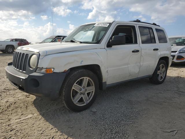 1J8FF28W48D636317 - 2008 JEEP PATRIOT SPORT WHITE photo 1