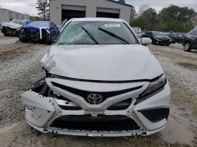 4T1G11AK8PU127336 - 2023 TOYOTA CAMRY SE NIGHT SHADE WHITE photo 5