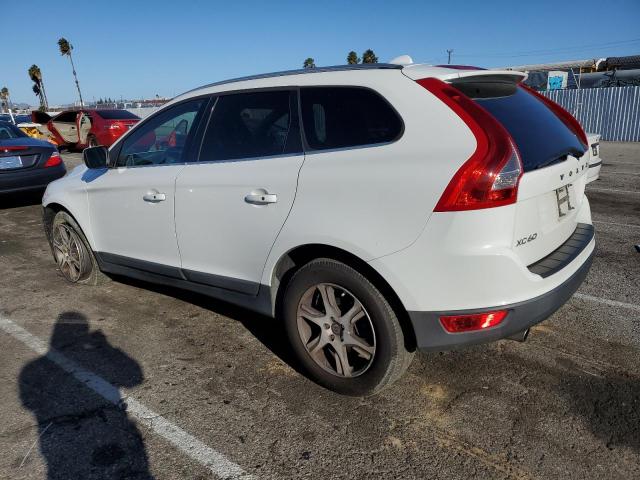 YV4902DZ7D2439229 - 2013 VOLVO XC60 T6 WHITE photo 2