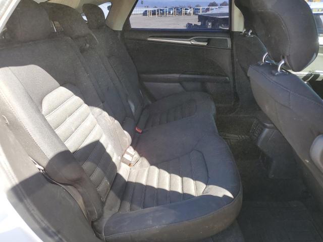 3FA6P0H79FR139159 - 2015 FORD FUSION SE WHITE photo 10