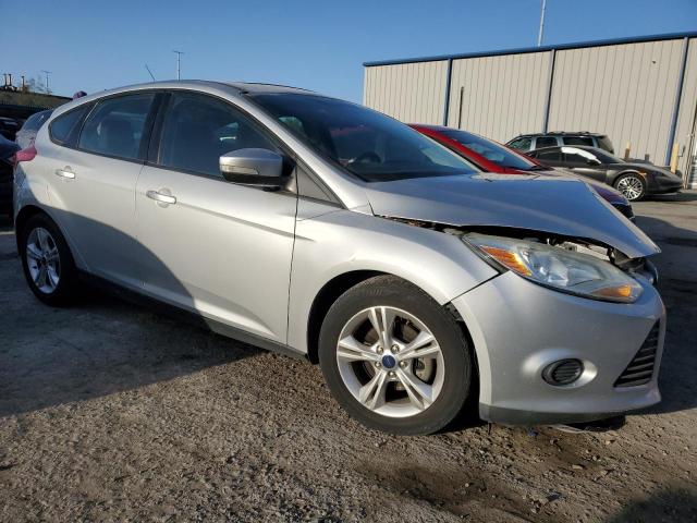 1FADP3K25EL317474 - 2014 FORD FOCUS SE SILVER photo 4