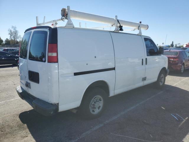 1GCGG25C481204718 - 2008 CHEVROLET EXPRESS G2 WHITE photo 3