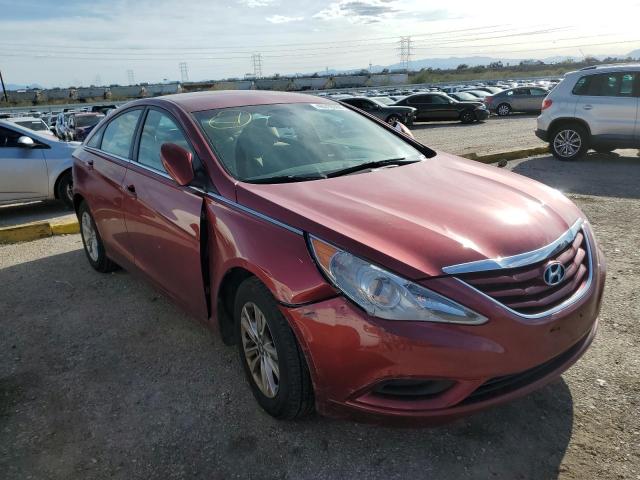 5NPEB4AC4DH798043 - 2013 HYUNDAI SONATA GLS RED photo 4