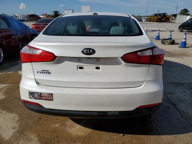 KNAFX4A62G5550973 - 2016 KIA FORTE LX WHITE photo 6