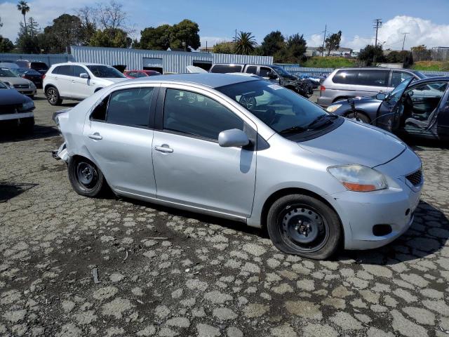 JTDBT4K39A4064806 - 2010 TOYOTA YARIS SILVER photo 4