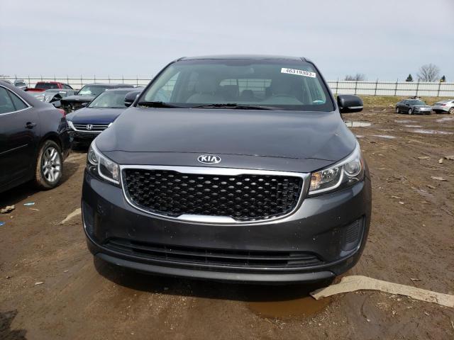 KNDMB5C17G6130538 - 2016 KIA SEDONA LX GRAY photo 5