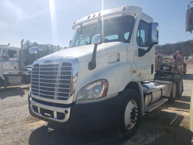 3AKJGBDV9ESFP3387 - 2014 FREIGHTLINER CASCADIA 1 WHITE photo 2