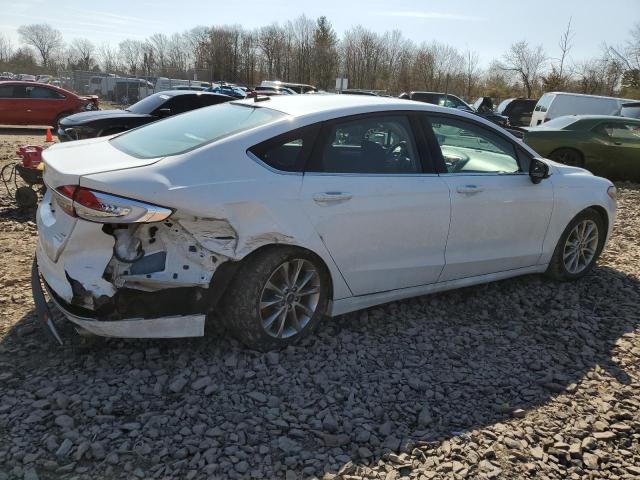 3FA6P0HD1HR346072 - 2017 FORD FUSION SE WHITE photo 3