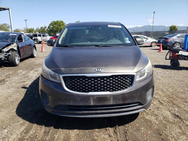 KNDMB5C13G6093164 - 2016 KIA SEDONA LX BROWN photo 5