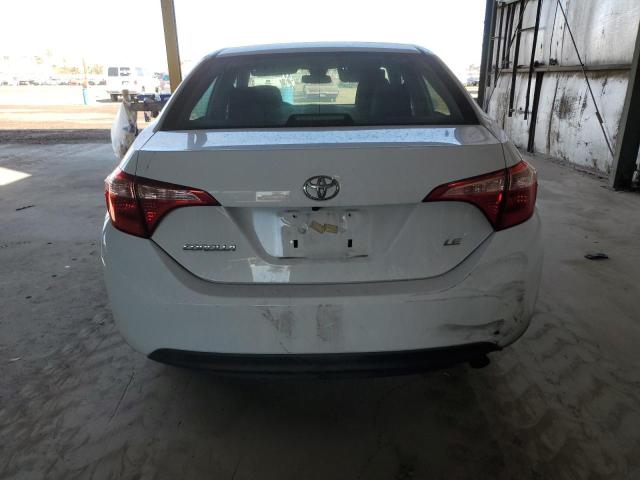 5YFBURHE4JP828111 - 2018 TOYOTA COROLLA L WHITE photo 6