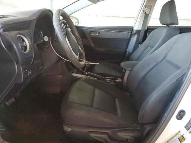 5YFBURHE4JP828111 - 2018 TOYOTA COROLLA L WHITE photo 7