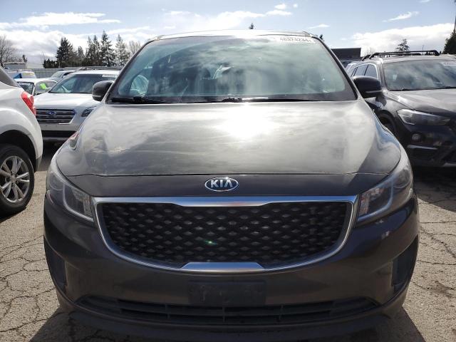 KNDMB5C14H6220103 - 2017 KIA SEDONA LX GRAY photo 5