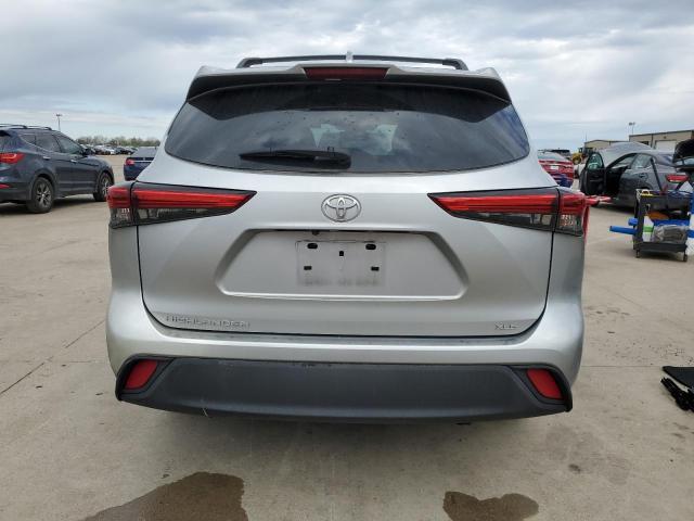 5TDGZRAH9MS534226 - 2021 TOYOTA HIGHLANDER XLE SILVER photo 6