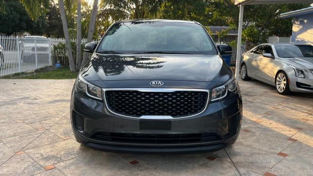 KNDMB5C10G6165101 - 2016 KIA SEDONA LX CHARCOAL photo 5