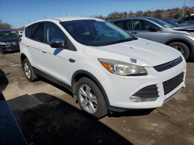 1FMCU9GX4GUC90105 - 2016 FORD ESCAPE SE WHITE photo 4