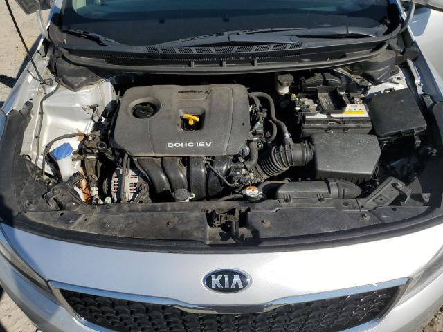 3KPFK4A76JE191486 - 2018 KIA FORTE LX SILVER photo 11