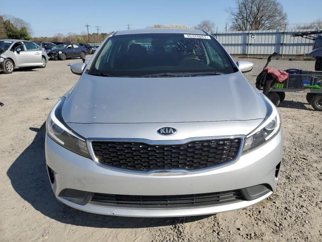 3KPFK4A76JE191486 - 2018 KIA FORTE LX SILVER photo 5