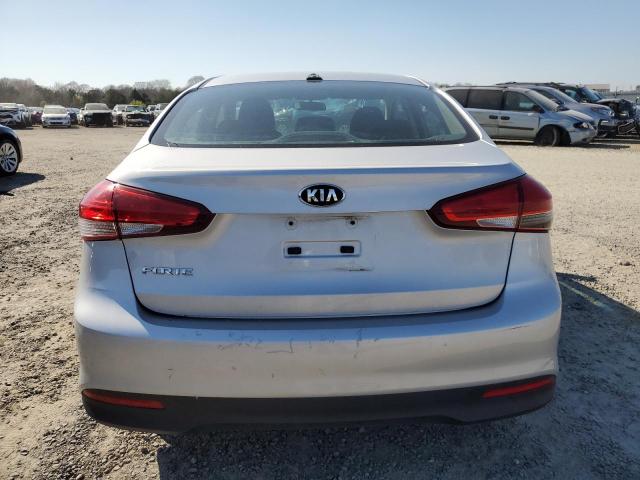 3KPFK4A76JE191486 - 2018 KIA FORTE LX SILVER photo 6