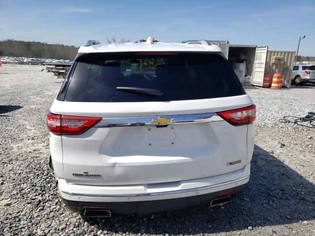 1GNERKKWXJJ132470 - 2018 CHEVROLET TRAVERSE PREMIER WHITE photo 6