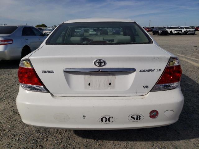 4T1BF32K85U090498 - 2005 TOYOTA CAMRY LE WHITE photo 6