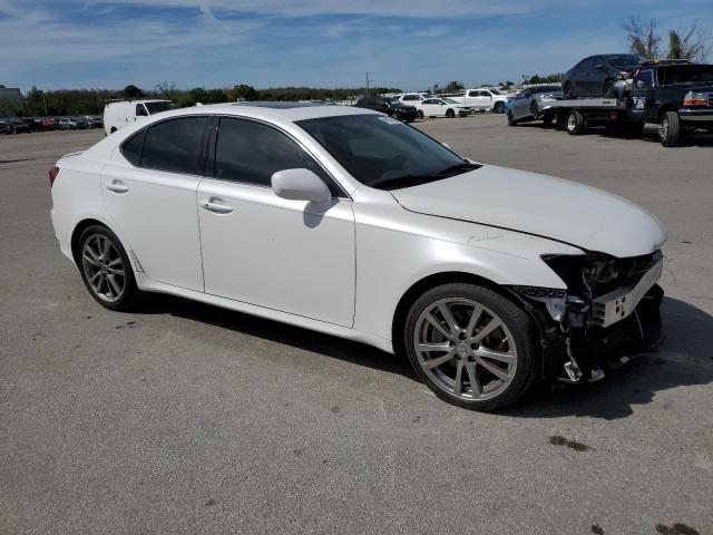 JTHBE262485018075 - 2008 LEXUS IS 350 WHITE photo 4