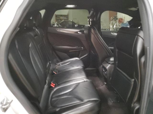 5LMCJ2D93HUL07979 - 2017 LINCOLN MKC SELECT Weiß Foto 11