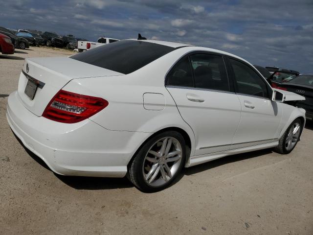 WDDGF4HB4DA758715 - 2013 MERCEDES-BENZ C 250 WHITE photo 3