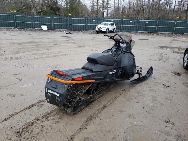 2BPSUGHB6HV000217 - 2017 SKI DOO RENEGADE BLACK photo 4