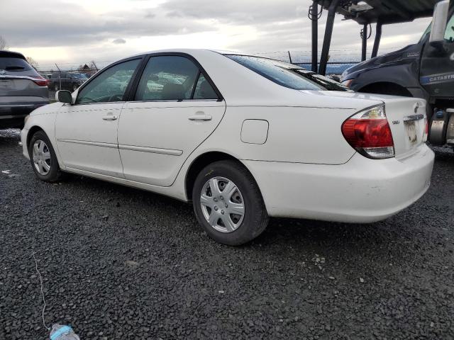 4T1BE32K15U613573 - 2005 TOYOTA CAMRY LE WHITE photo 2