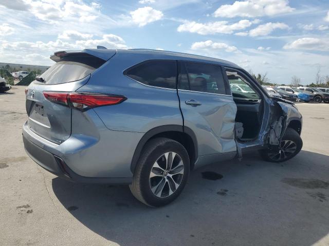 5TDGZRAH3LS029152 - 2020 TOYOTA HIGHLANDER XLE BLUE photo 3