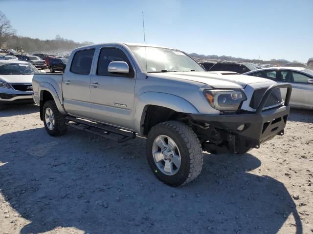 3TMJU4GN4DM141433 - 2013 TOYOTA TACOMA DOUBLE CAB PRERUNNER SILVER photo 4