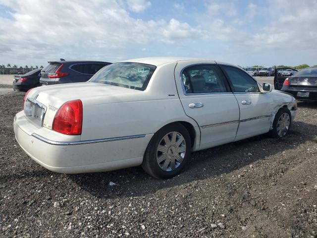 1LNHM83W84Y665642 - 2004 LINCOLN TOWN CAR ULTIMATE WHITE photo 3