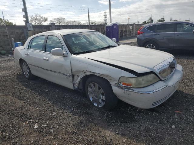 1LNHM83W84Y665642 - 2004 LINCOLN TOWN CAR ULTIMATE WHITE photo 4